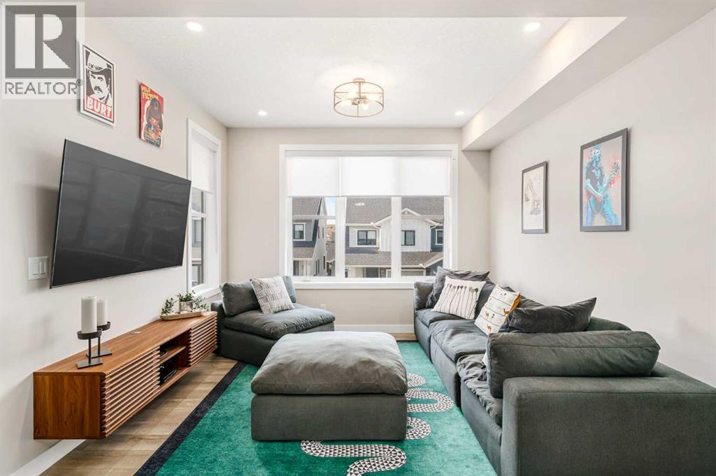 Single Family House for Sale in  Crestridge Common SW Crestmont Calgary 