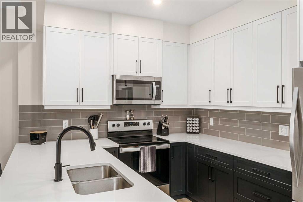 Single Family House for Sale in  Crestridge Common SW Crestmont Calgary 