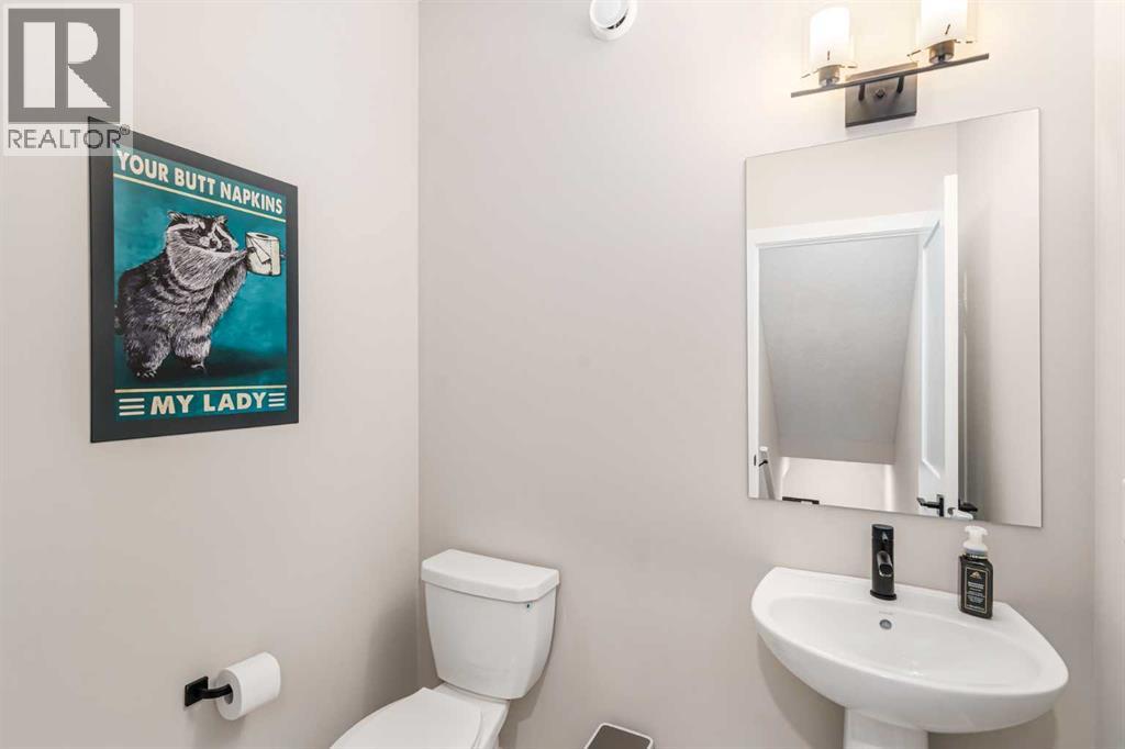 Single Family House for Sale in  Crestridge Common SW Crestmont Calgary 