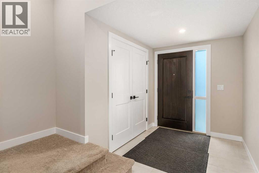 Single Family House for Sale in  Crestridge Common SW Crestmont Calgary 