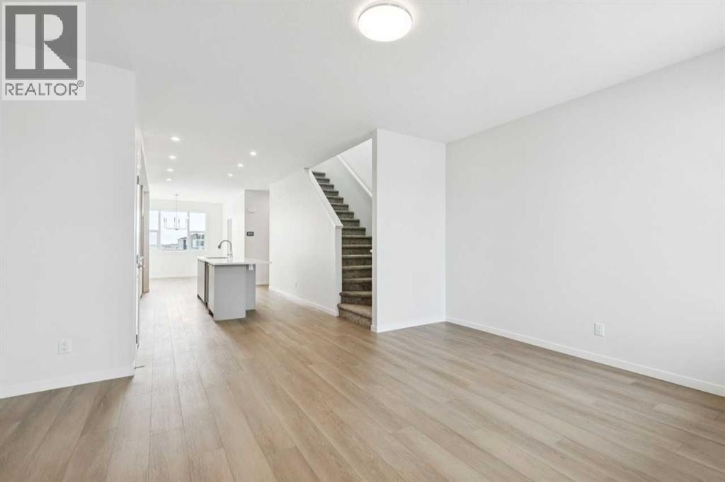 Single Family House for Sale in  Annette Villas NW Glacier Ridge Calgary 