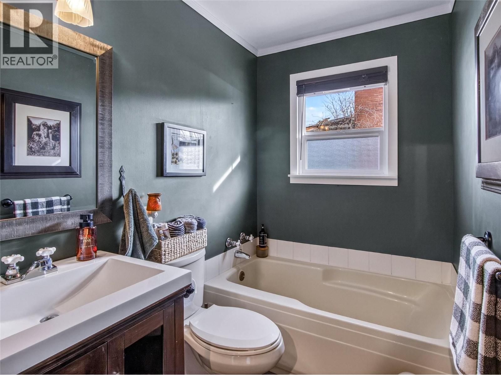 413 Conklin Avenue, Penticton