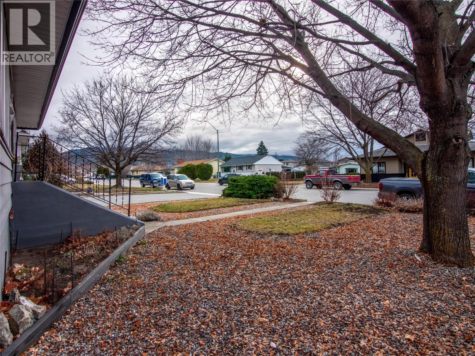 413 Conklin Avenue - 33