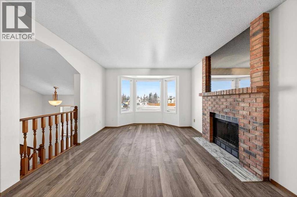 Single Family House Bi-level for Sale in  Falmere Way NE Falconridge Calgary 
