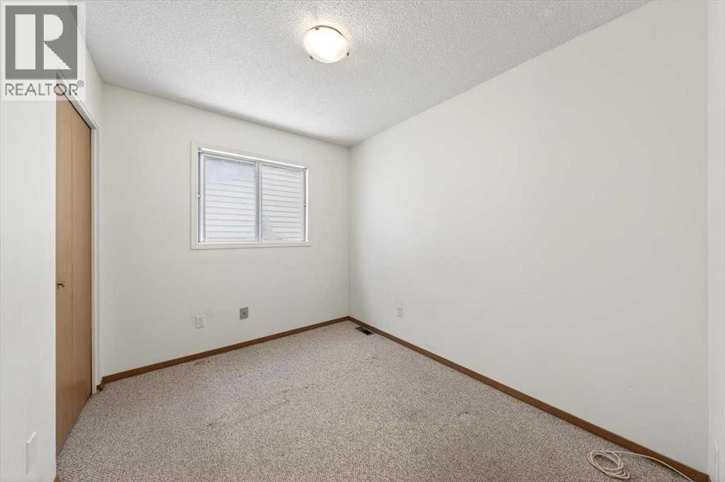 Single Family House Bi-level for Sale in  Falmere Way NE Falconridge Calgary 