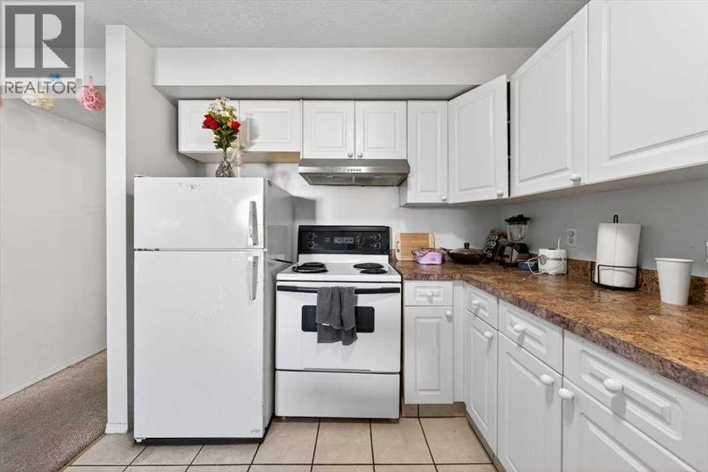 Single Family House Bi-level for Sale in  Falmere Way NE Falconridge Calgary 