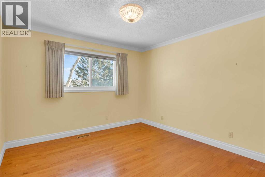 Single Family House for Sale in  Vandoos Villas NW Varsity Calgary 