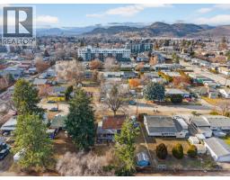 Kitchen - 495 Donhauser Road, Kelowna, BC V1X3G2 Photo 8