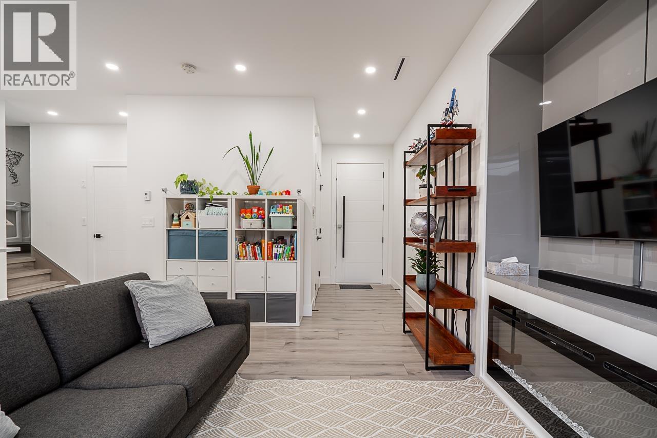 #2 4675 CANADA WAY, Burnaby