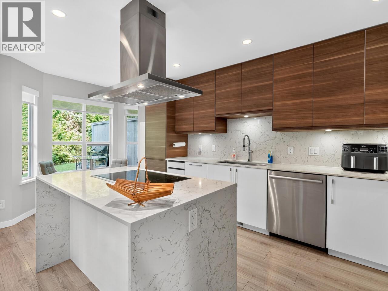 52 650 ROCHE POINT DRIVE, North Vancouver