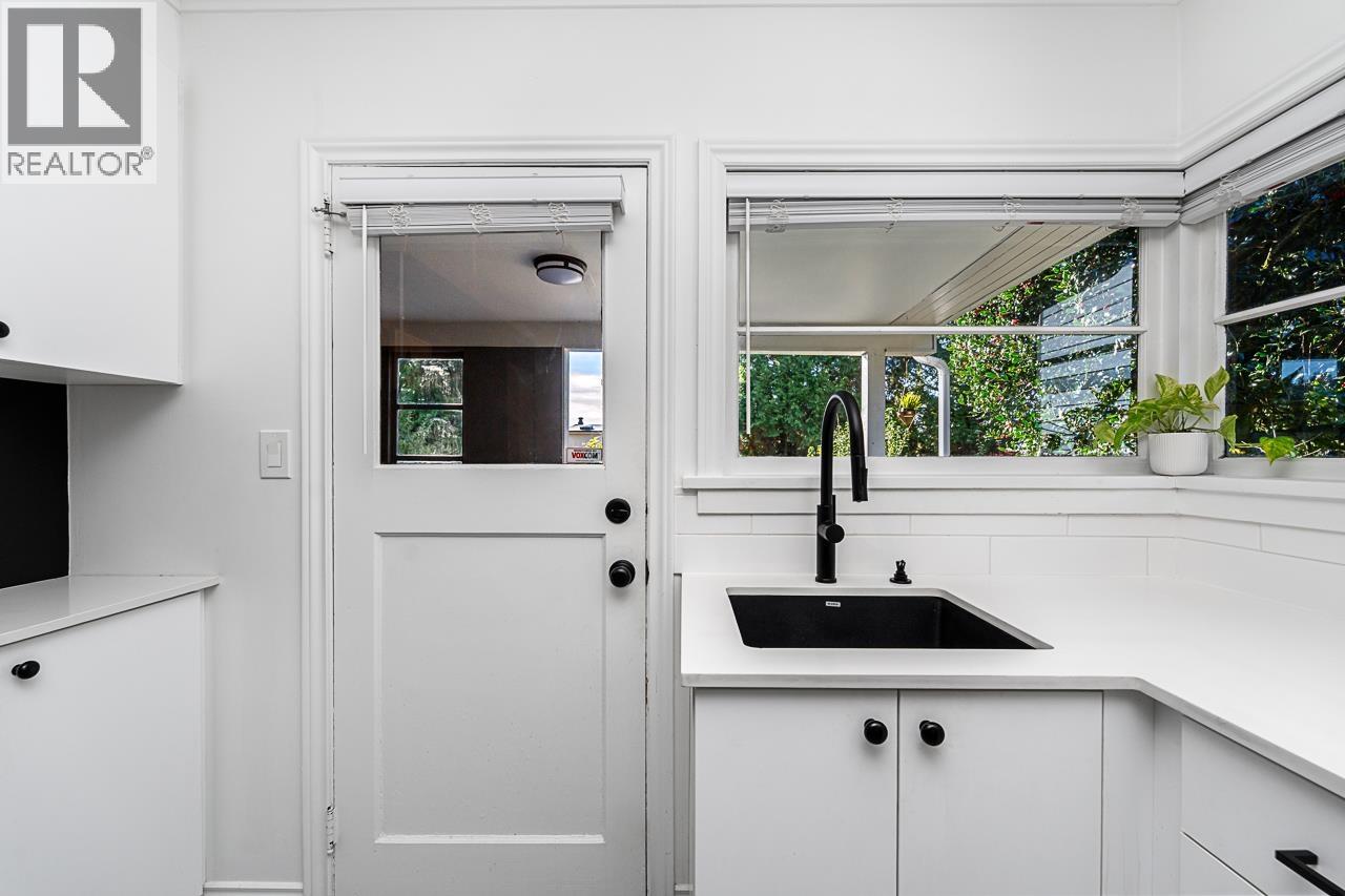 1258 JEFFERSON AVENUE, West Vancouver