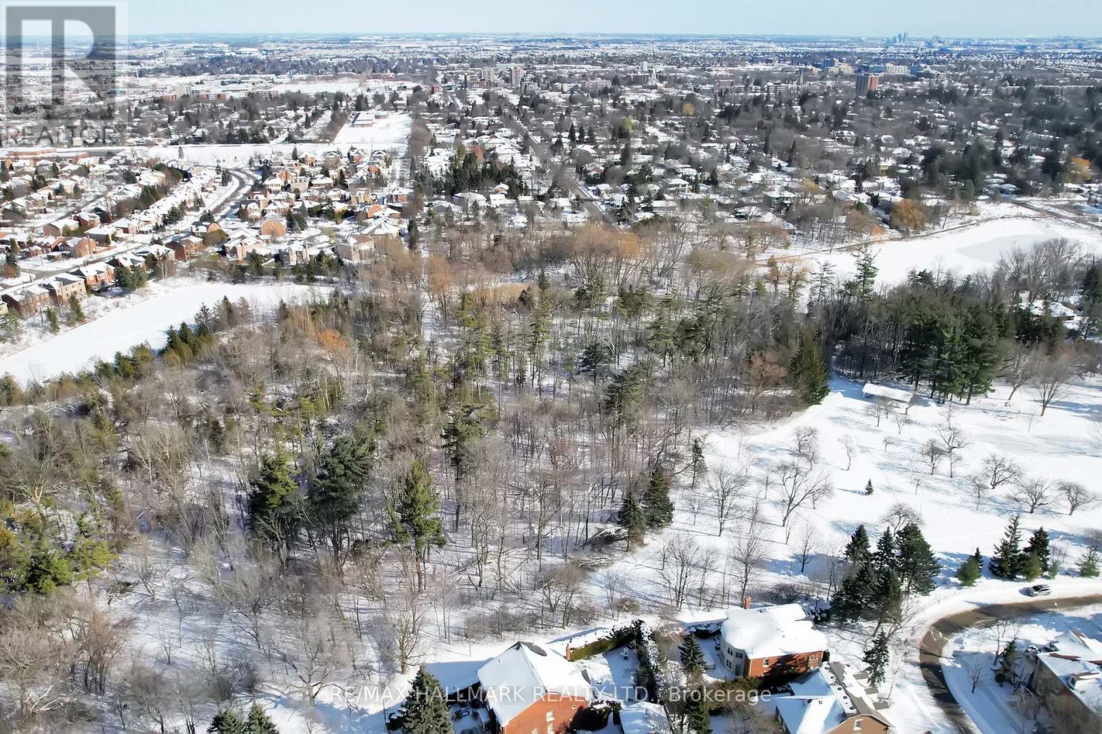 28 WHITE LODGE CRESCENT,Richmond Hill (Mill Pond),,