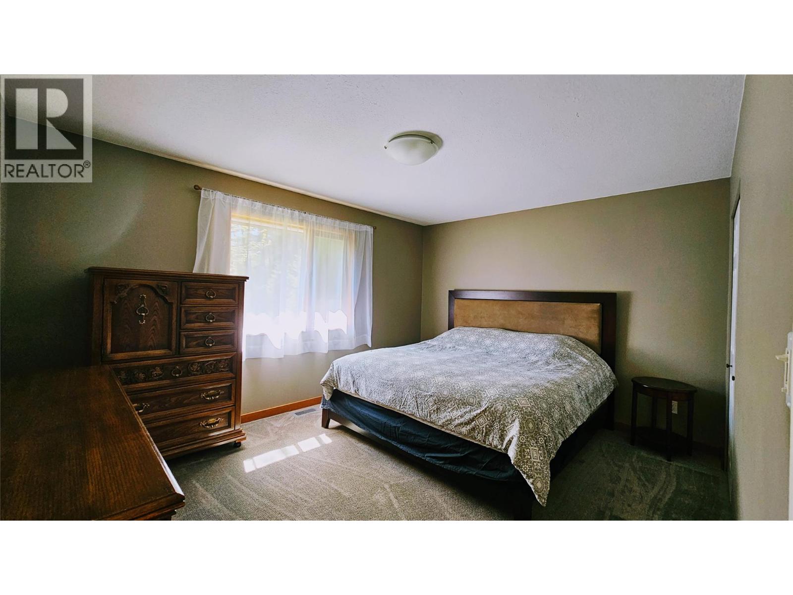 5949 Slocan River Road, Appledale