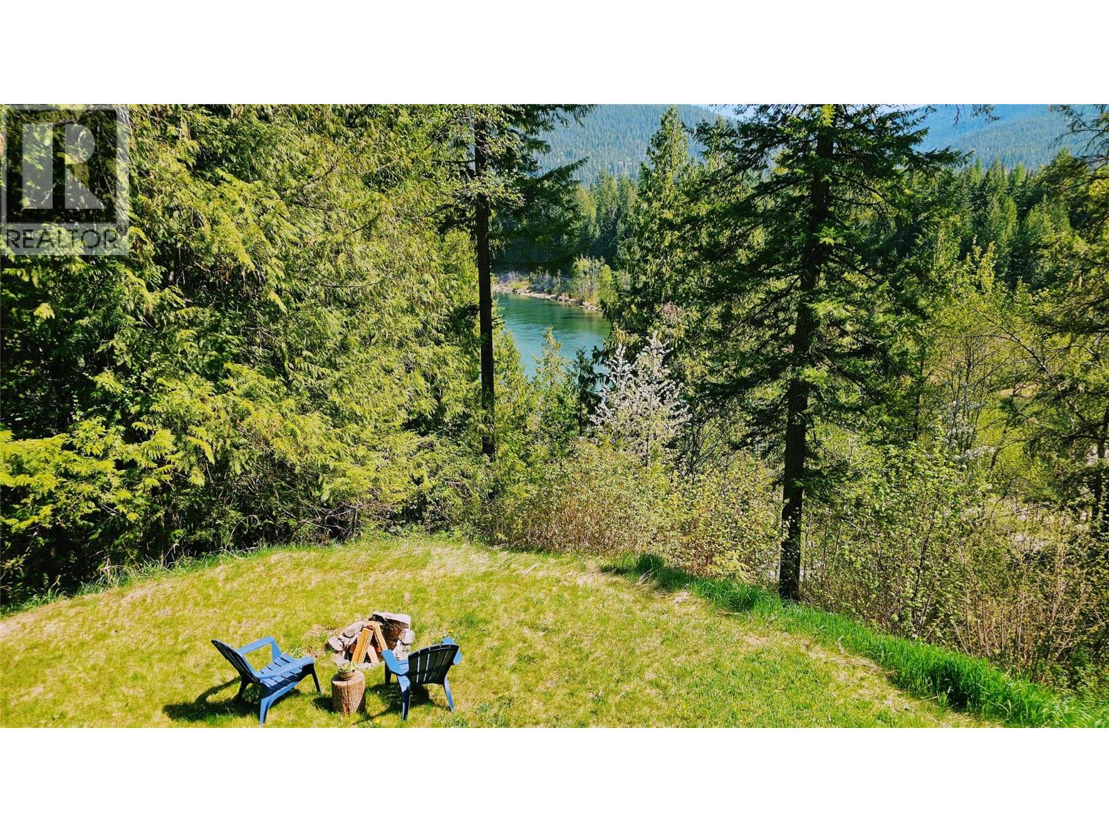 5949 Slocan River Road, Appledale