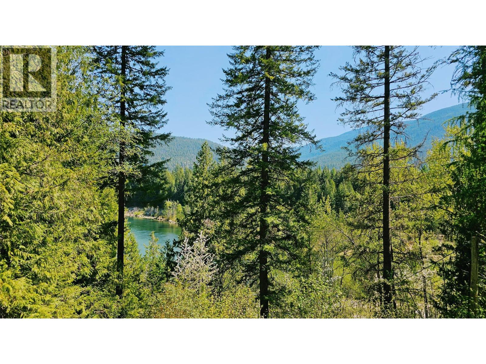 5949 Slocan River Road, Appledale