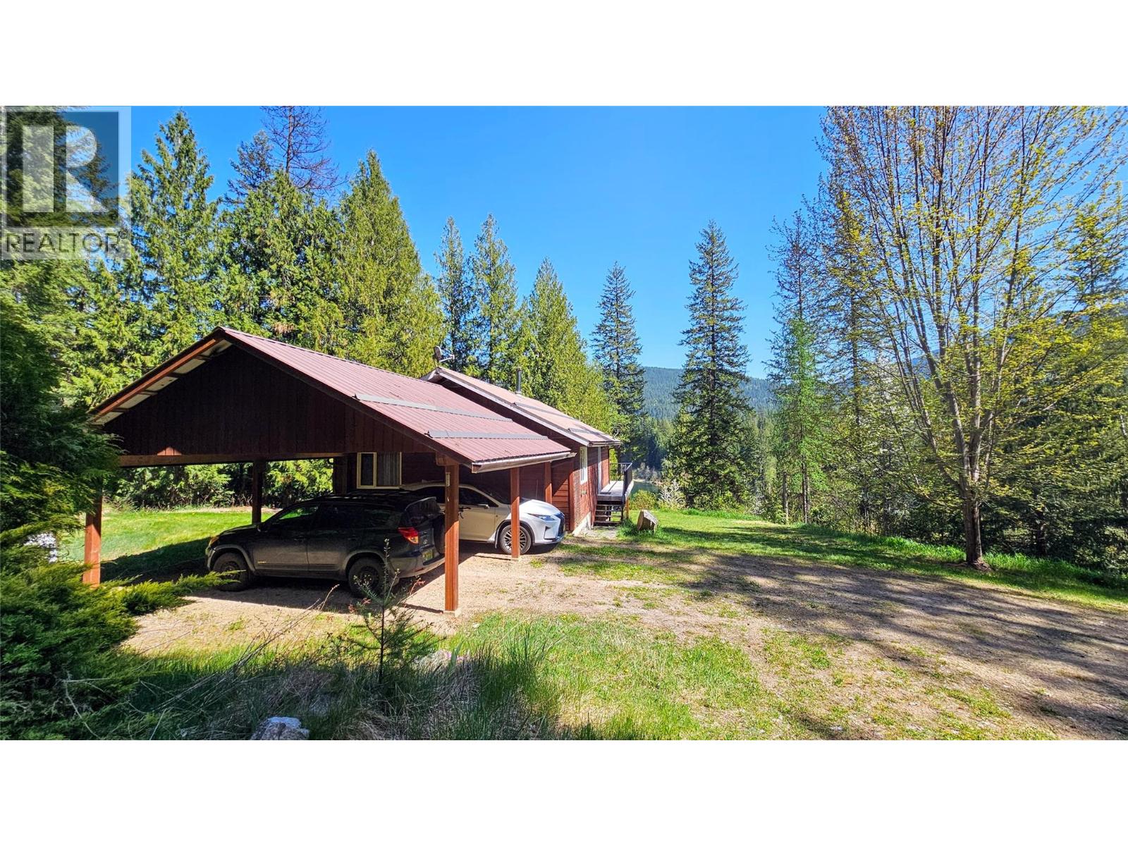 5949 Slocan River Road, Appledale