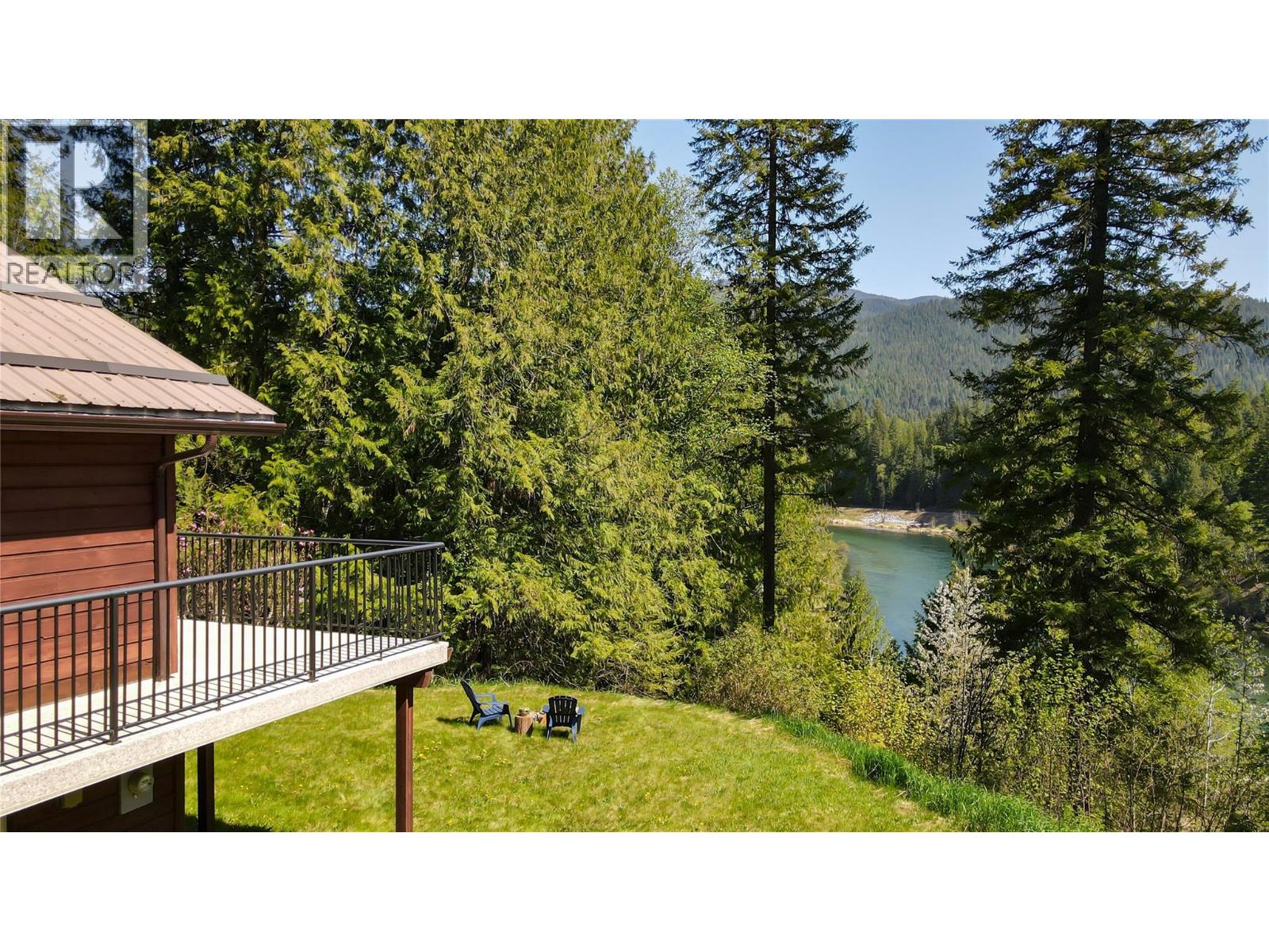 5949 Slocan River Road - 3