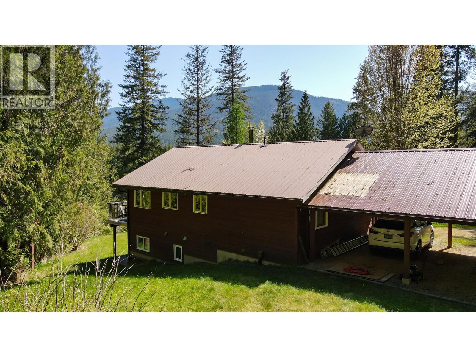 5949 Slocan River Road - 39