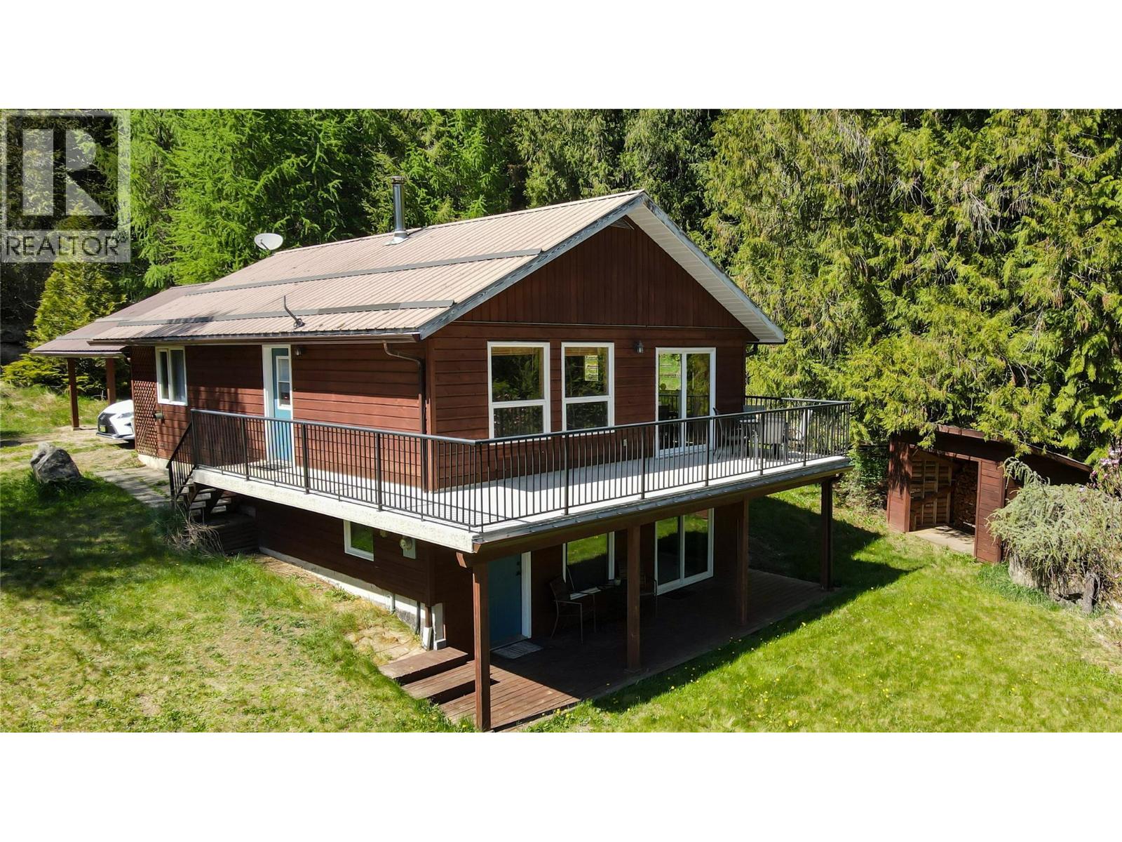 5949 Slocan River Road, Appledale