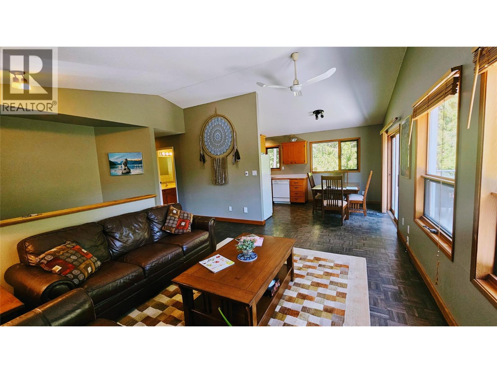 5949 Slocan River Road, Appledale