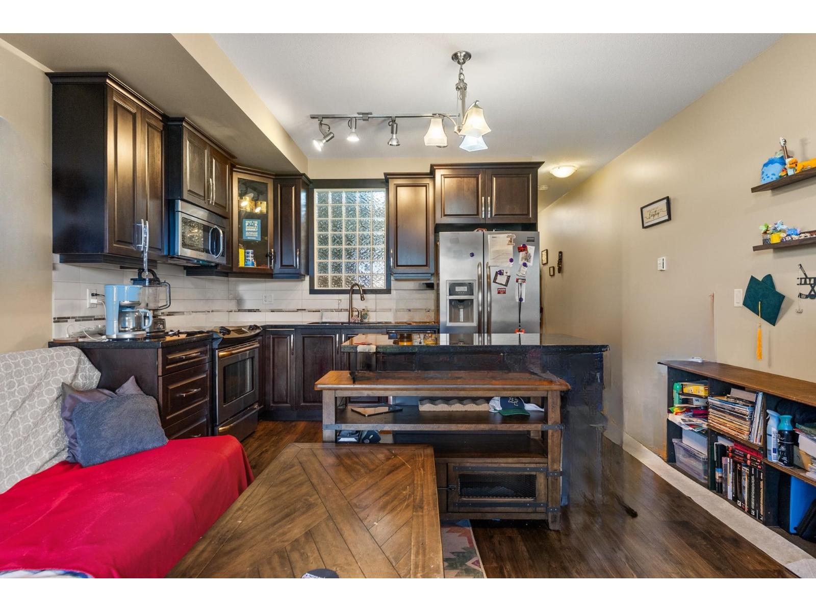 216 8328 207A STREET, Langley