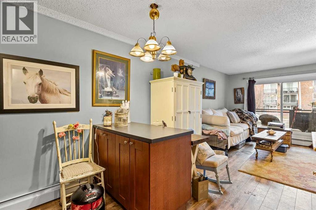 Single Family House for Sale in    Avenue SW Sunalta Calgary 