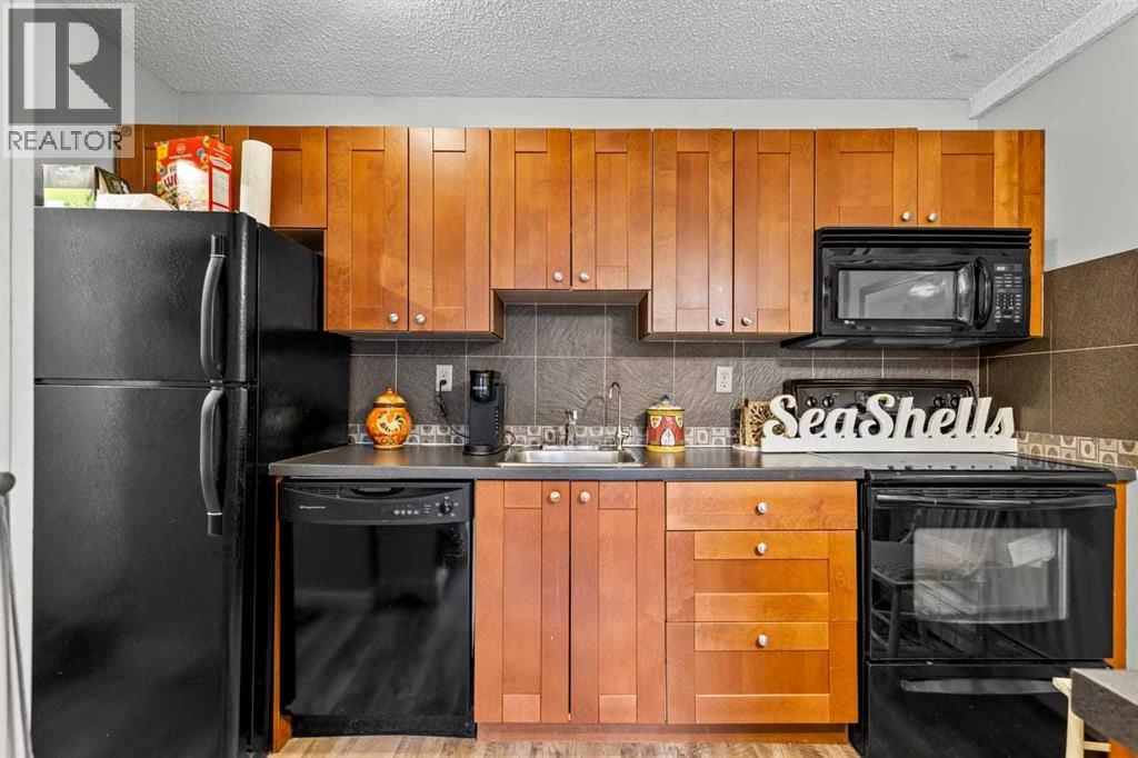 Single Family House for Sale in    Avenue SW Sunalta Calgary 