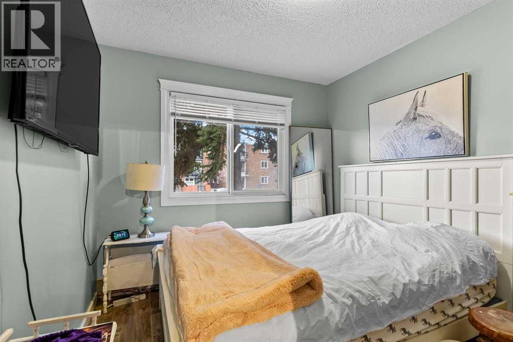 Single Family House for Sale in    Avenue SW Sunalta Calgary 