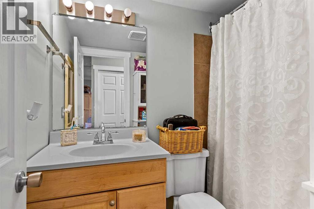 Single Family House for Sale in    Avenue SW Sunalta Calgary 