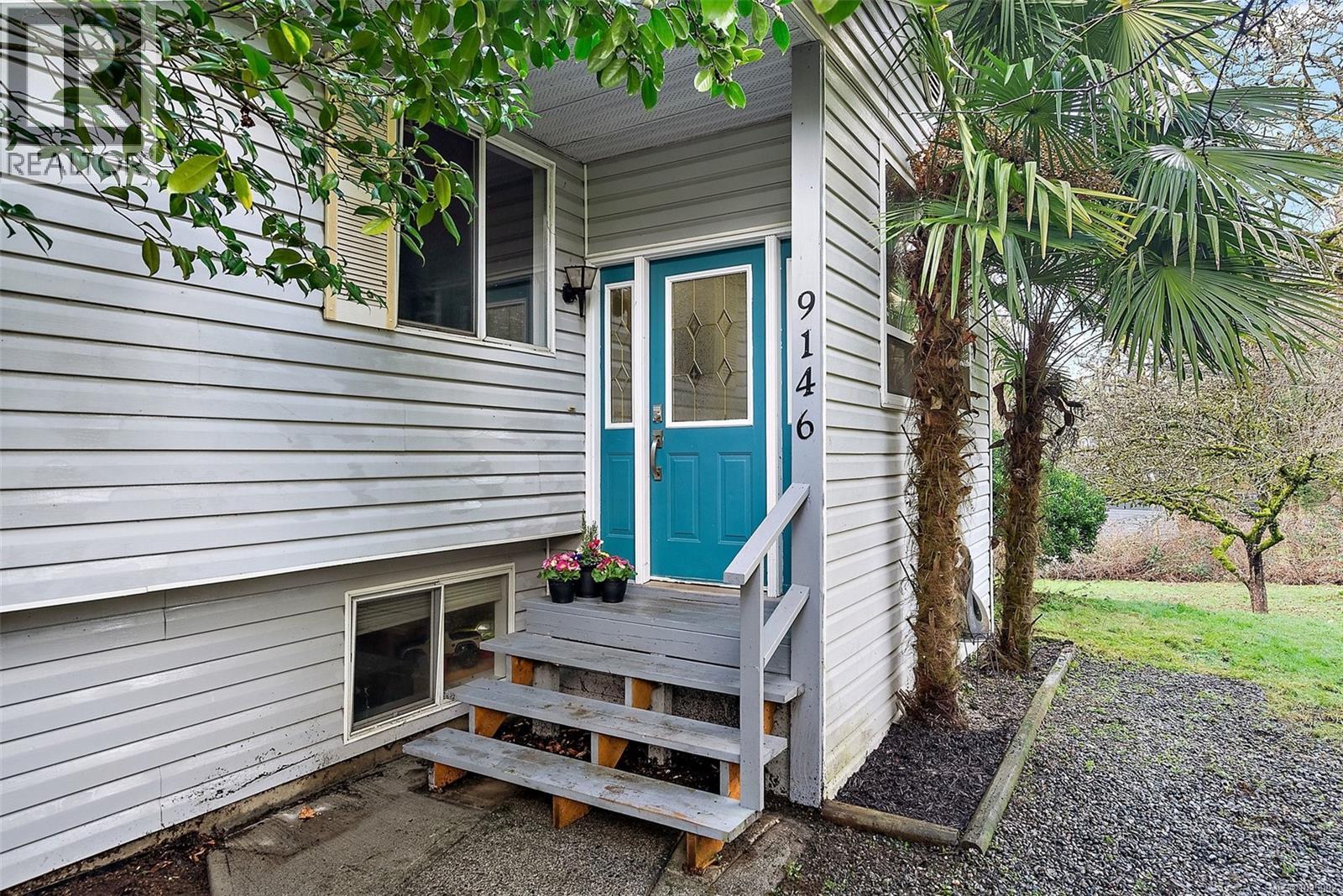 9146 West Saanich Rd, North Saanich