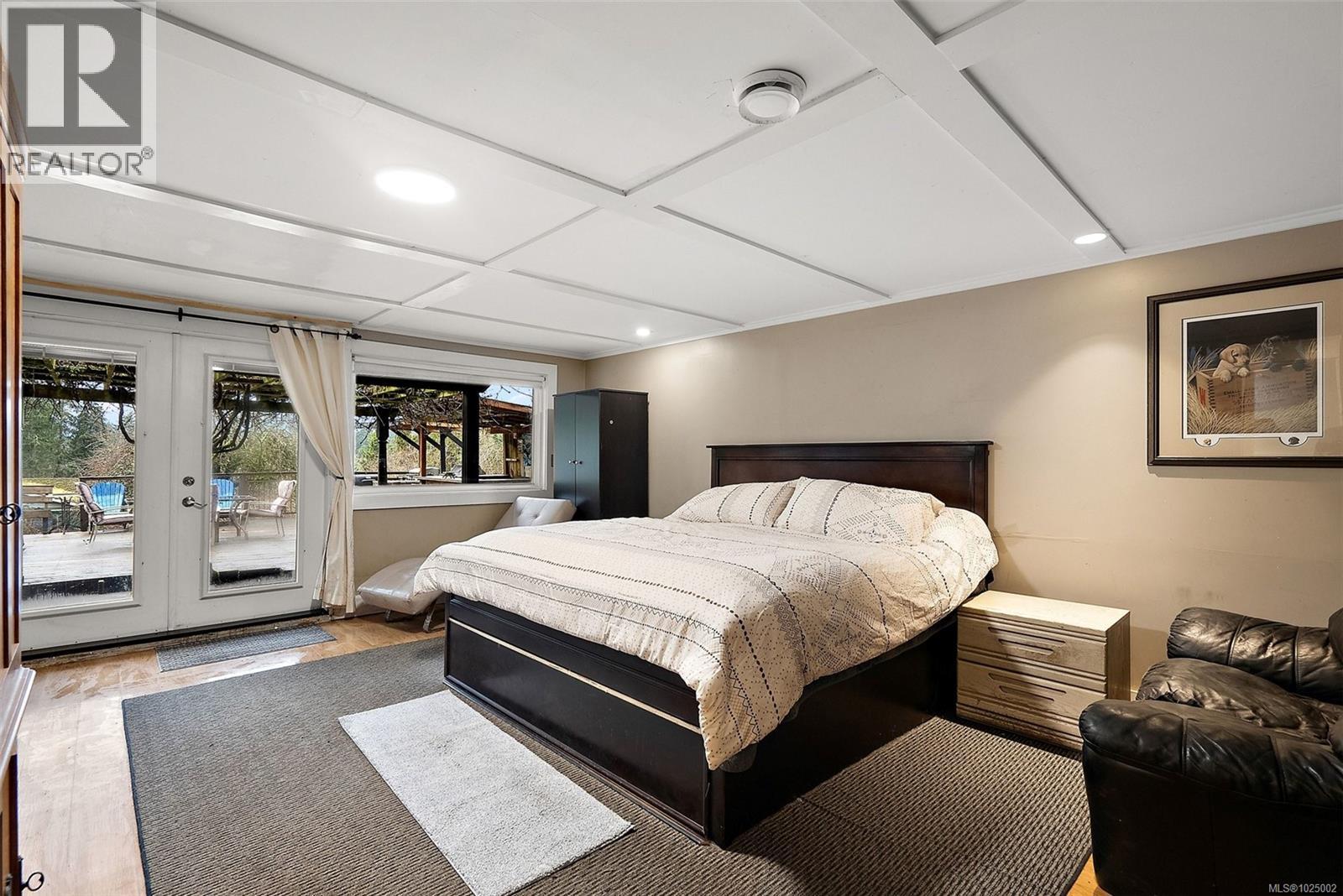 9146 West Saanich Rd, North Saanich