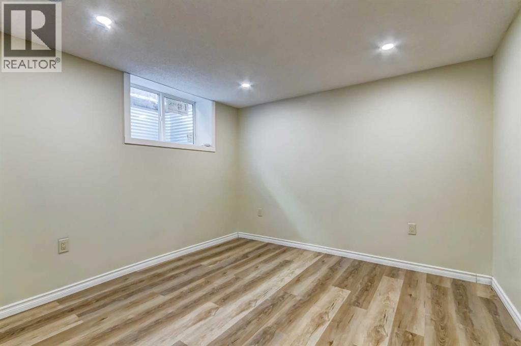 Single Family House for Sale in  Hawkfield Crescent NW Hawkwood Calgary 