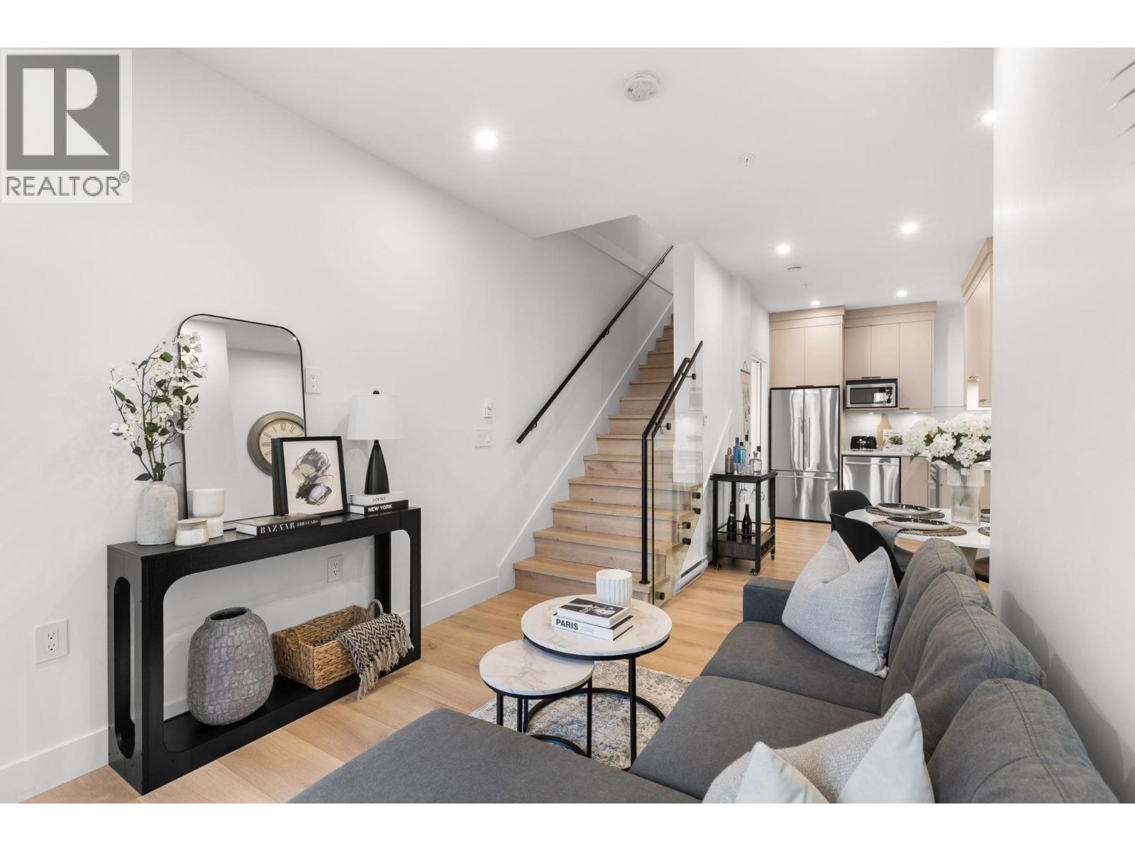 2632 WARD STREET, Vancouver