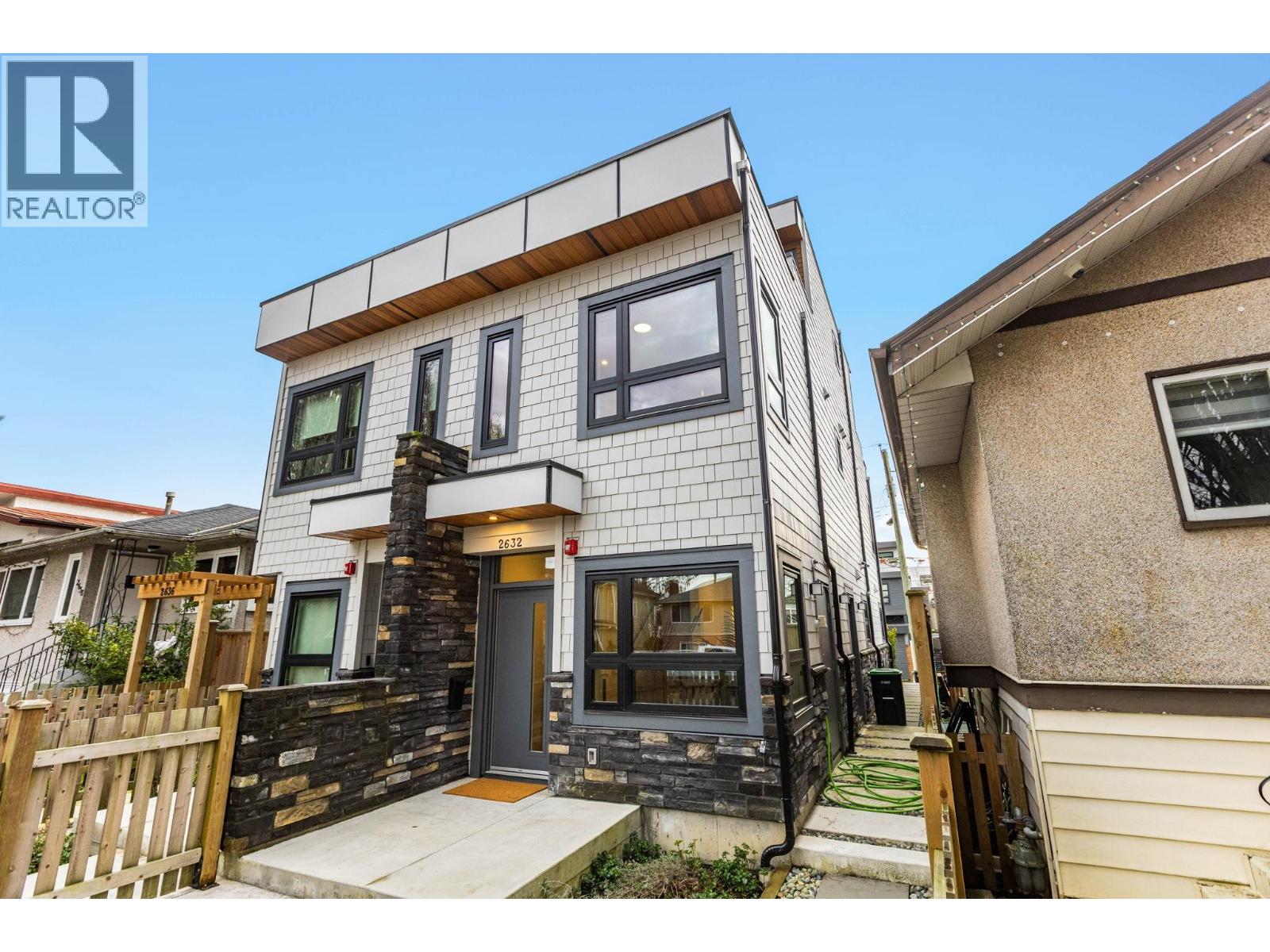 2632 WARD STREET, Vancouver