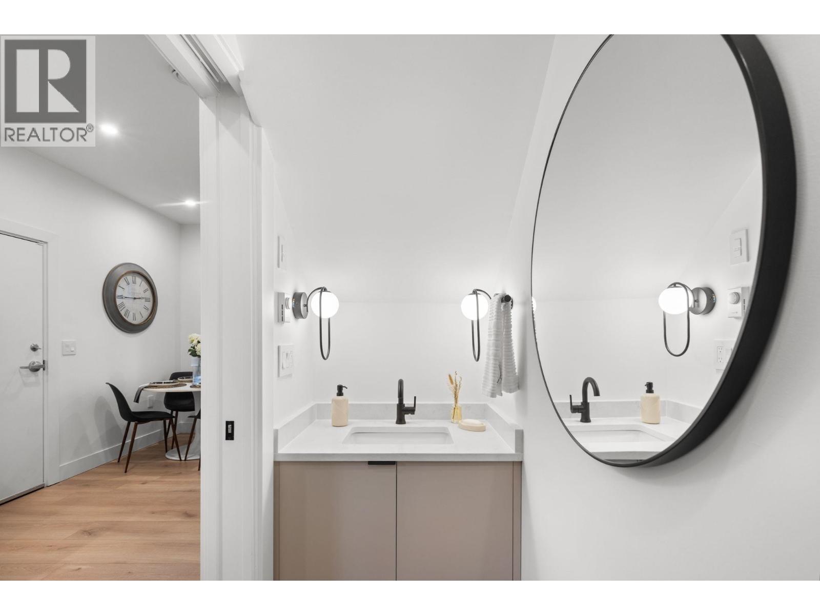 2632 WARD STREET, Vancouver