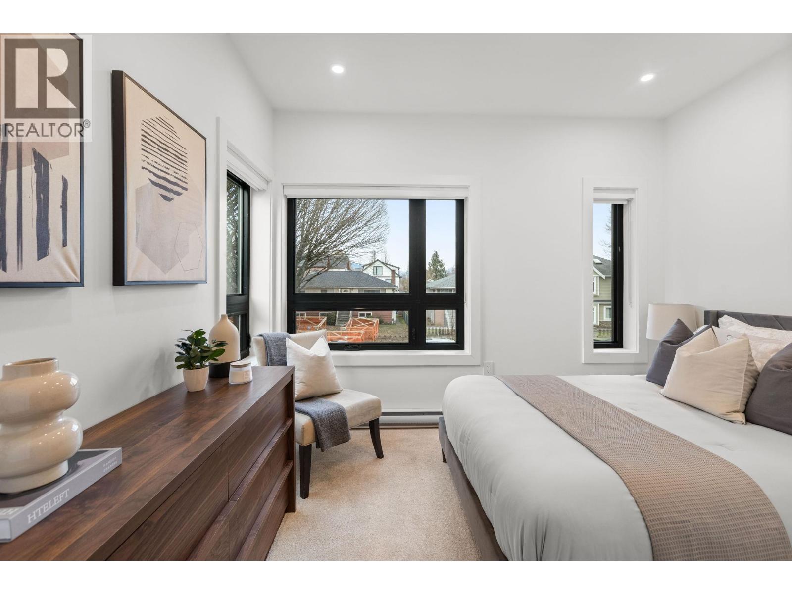 2632 WARD STREET, Vancouver