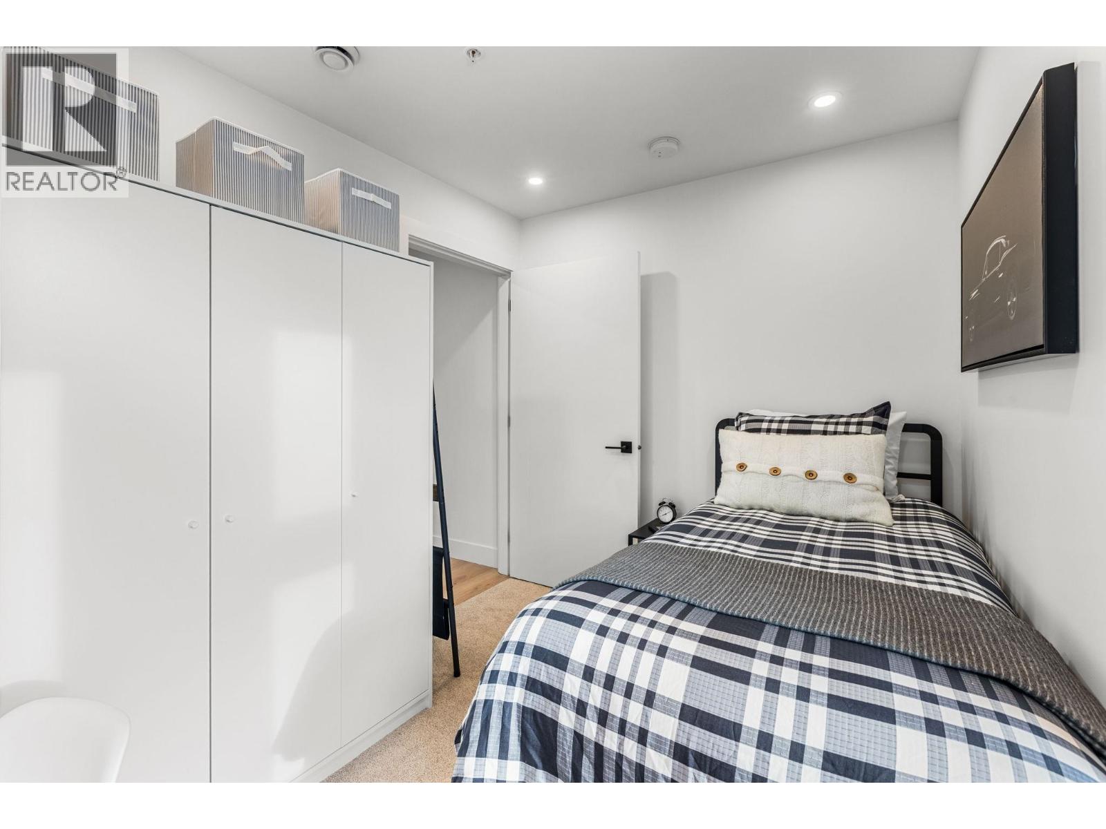 2632 WARD STREET, Vancouver