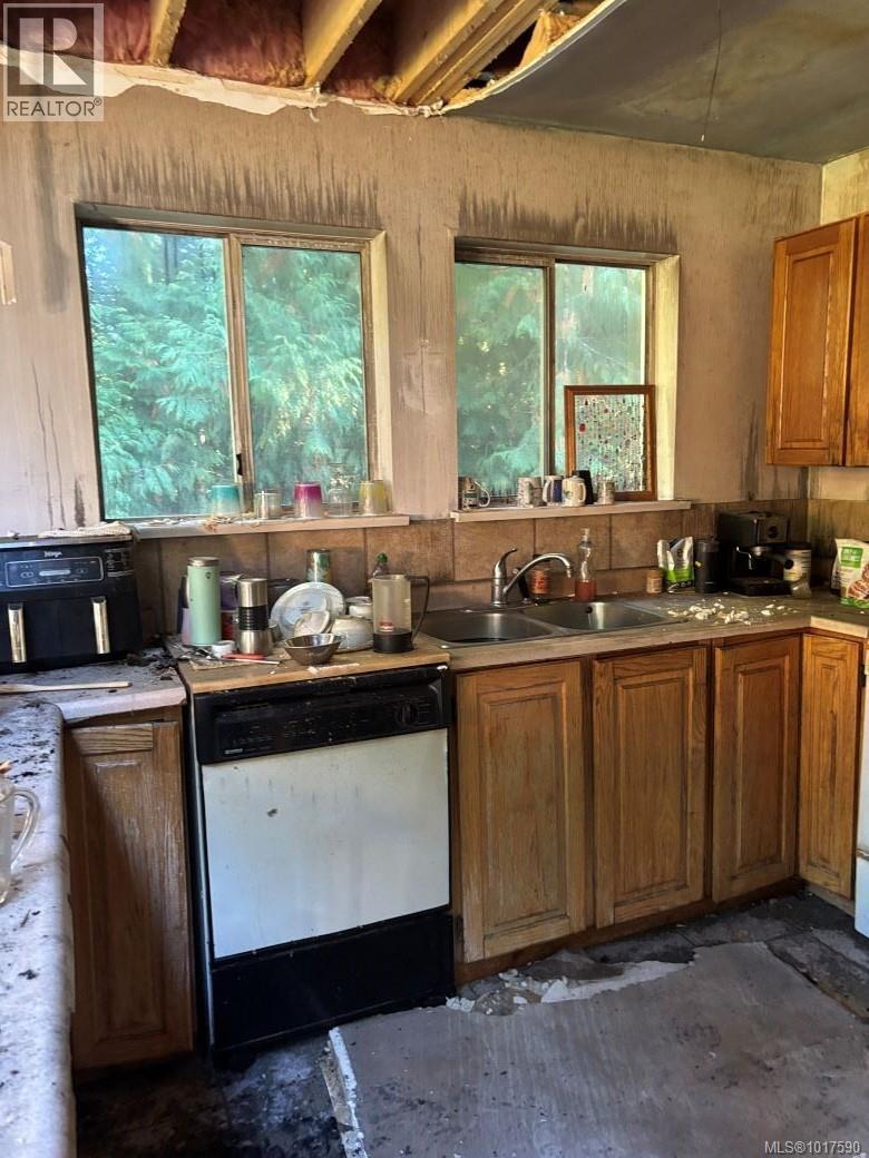 720 Spider Lake Rd, Qualicum Beach