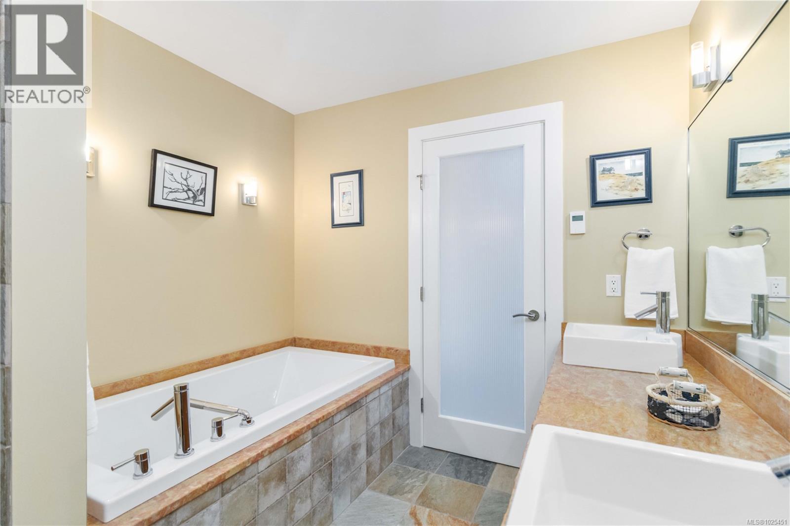 532 Sentinel Dr, Mill Bay