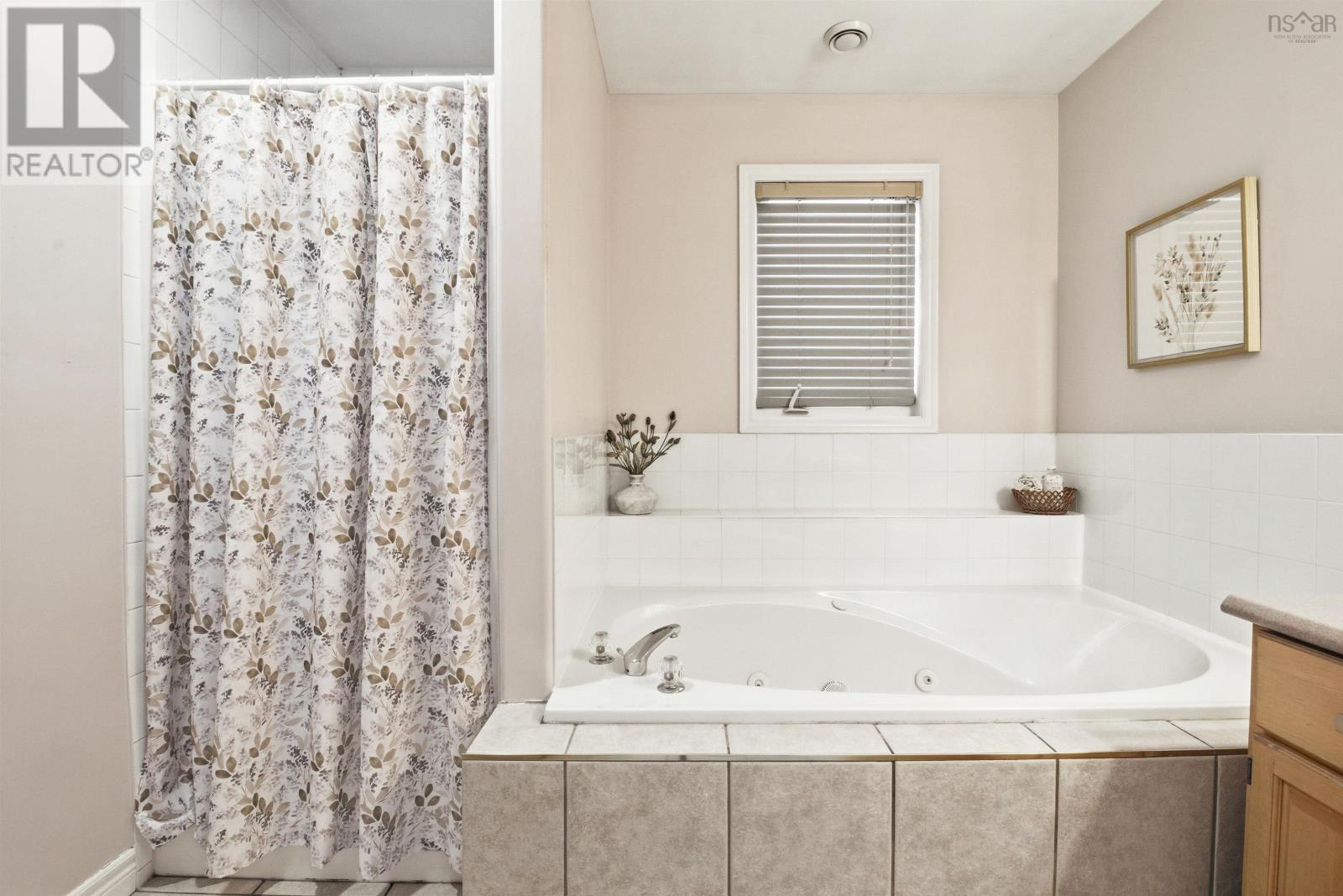 Property 25 of 43 of 71 Longard Drive