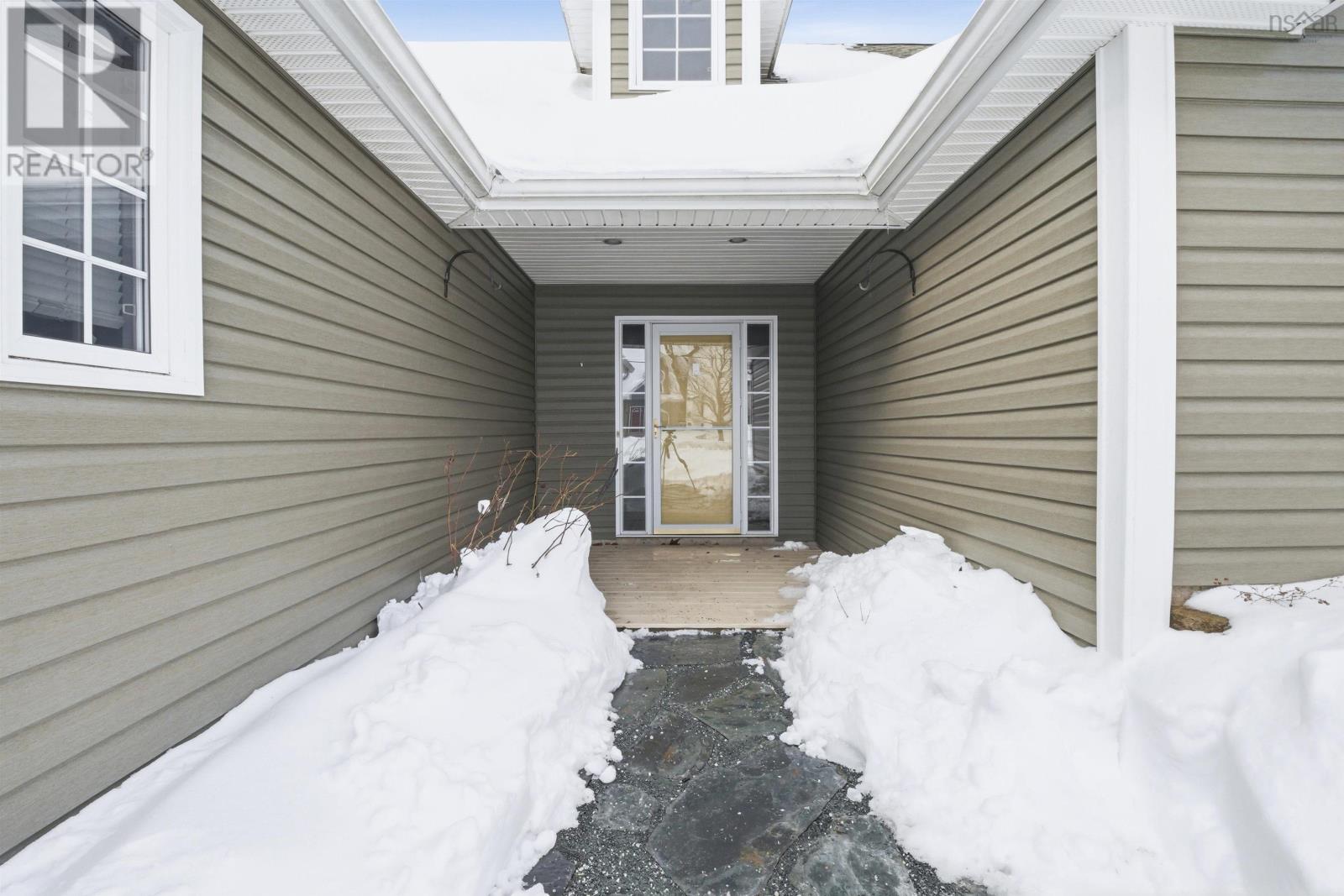 Property 3 of 43 of 71 Longard Drive