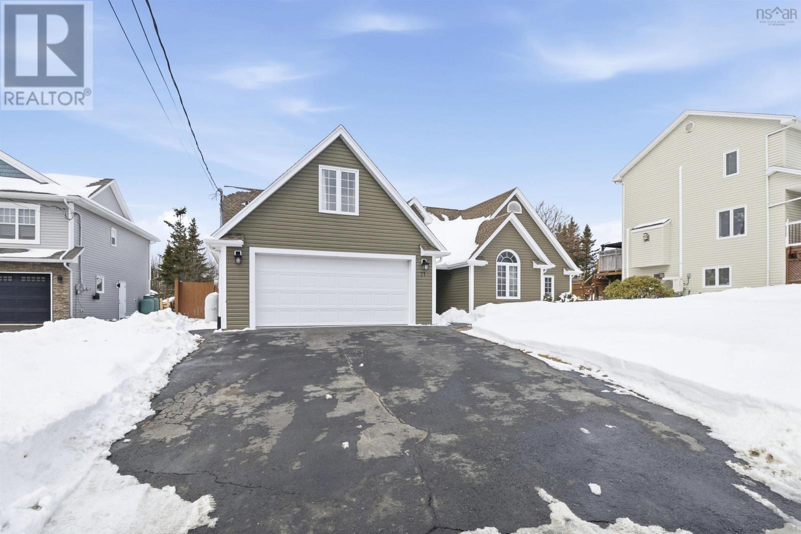 Property 2 of 43 of 71 Longard Drive