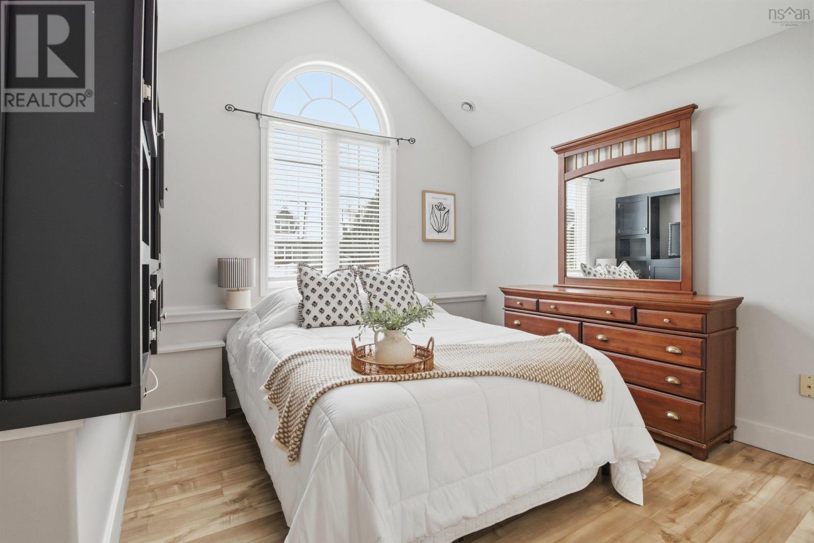 Property 28 of 43 of 71 Longard Drive