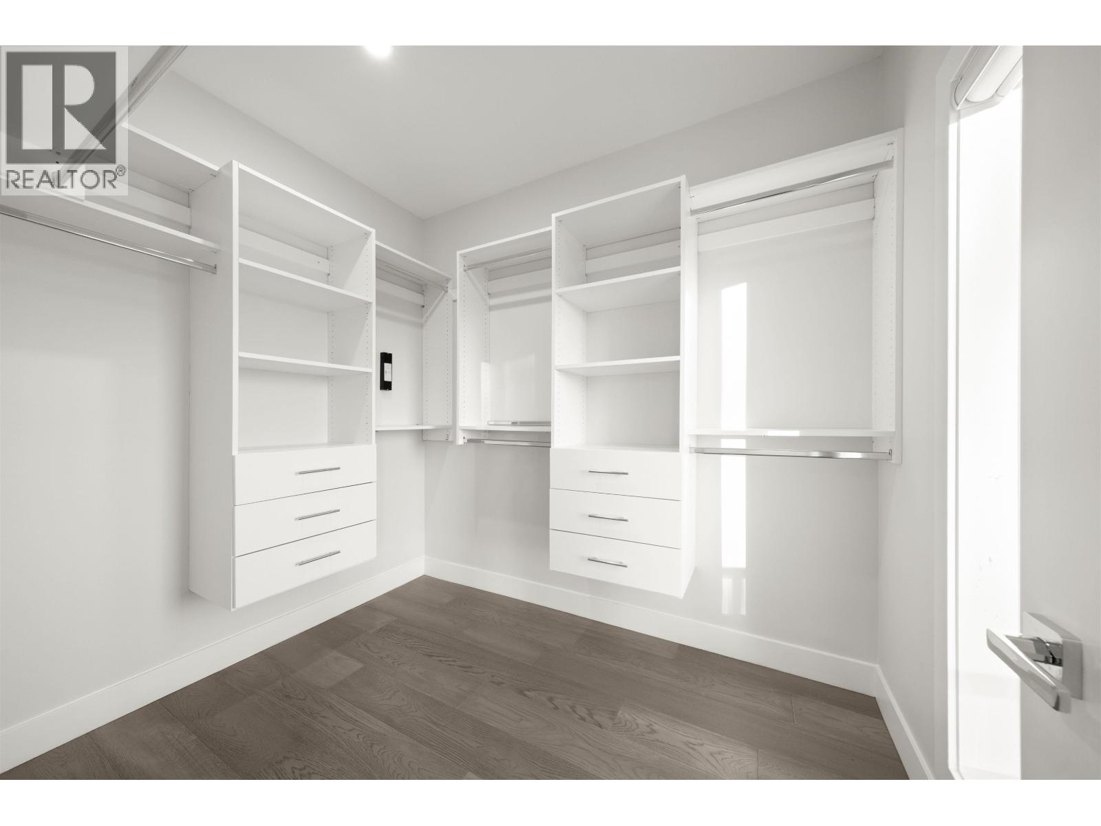 253 W 18TH STREET, North Vancouver