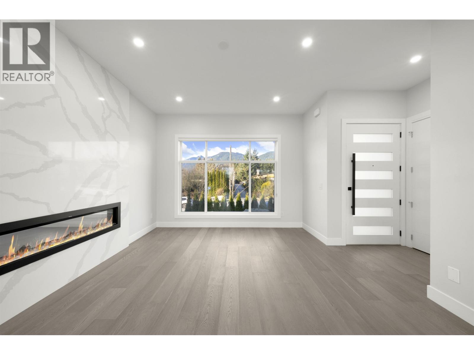 253 W 18TH STREET, North Vancouver