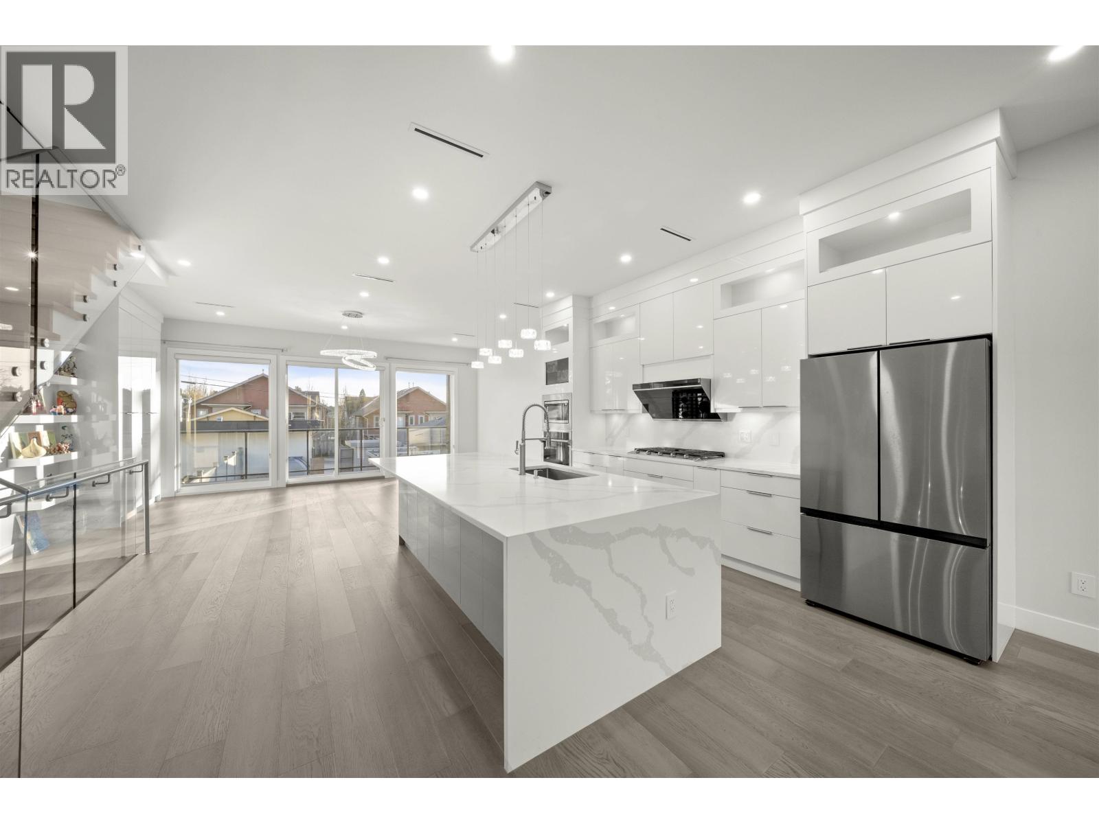 253 W 18TH STREET, North Vancouver