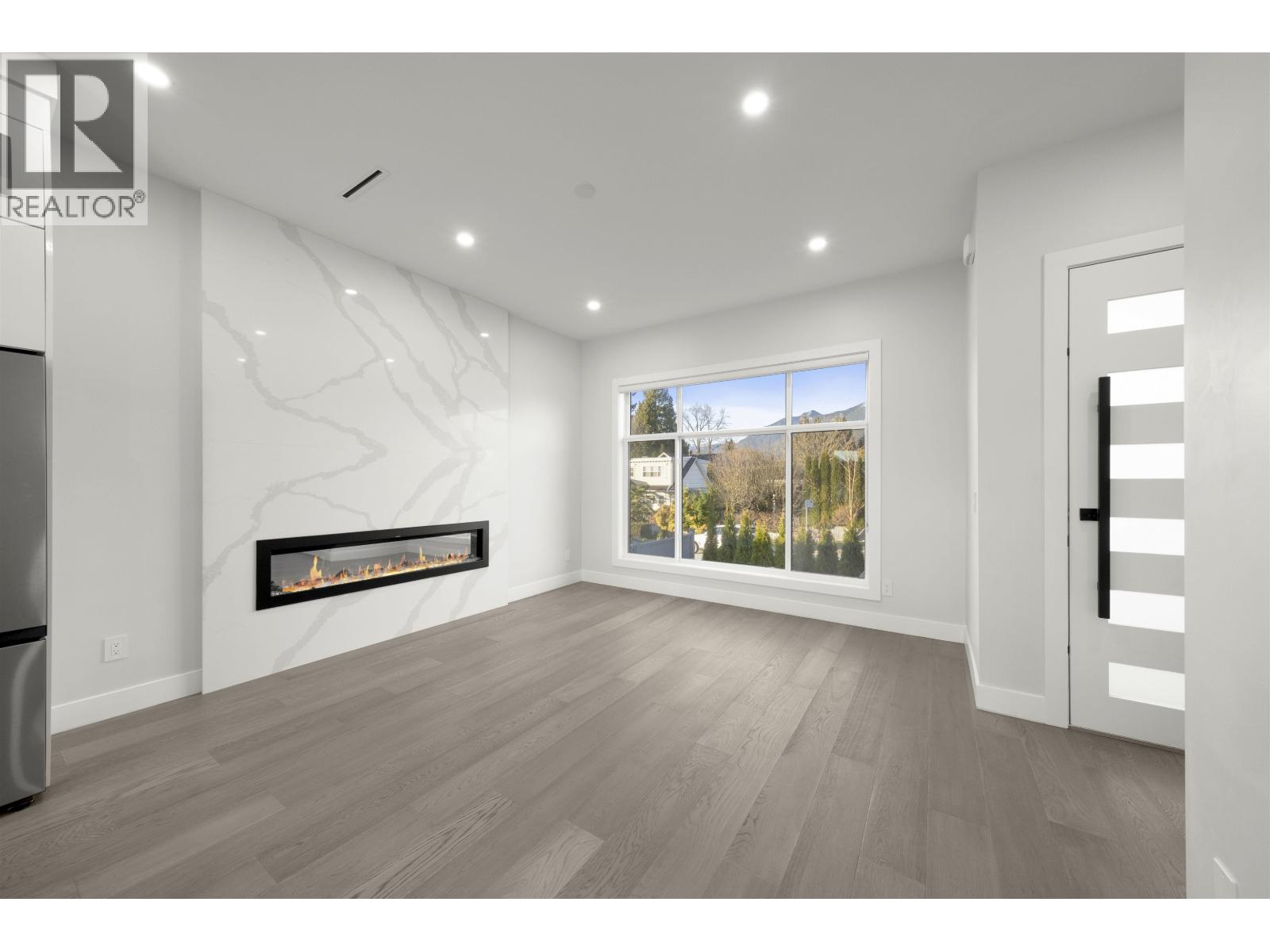 253 W 18TH STREET, North Vancouver