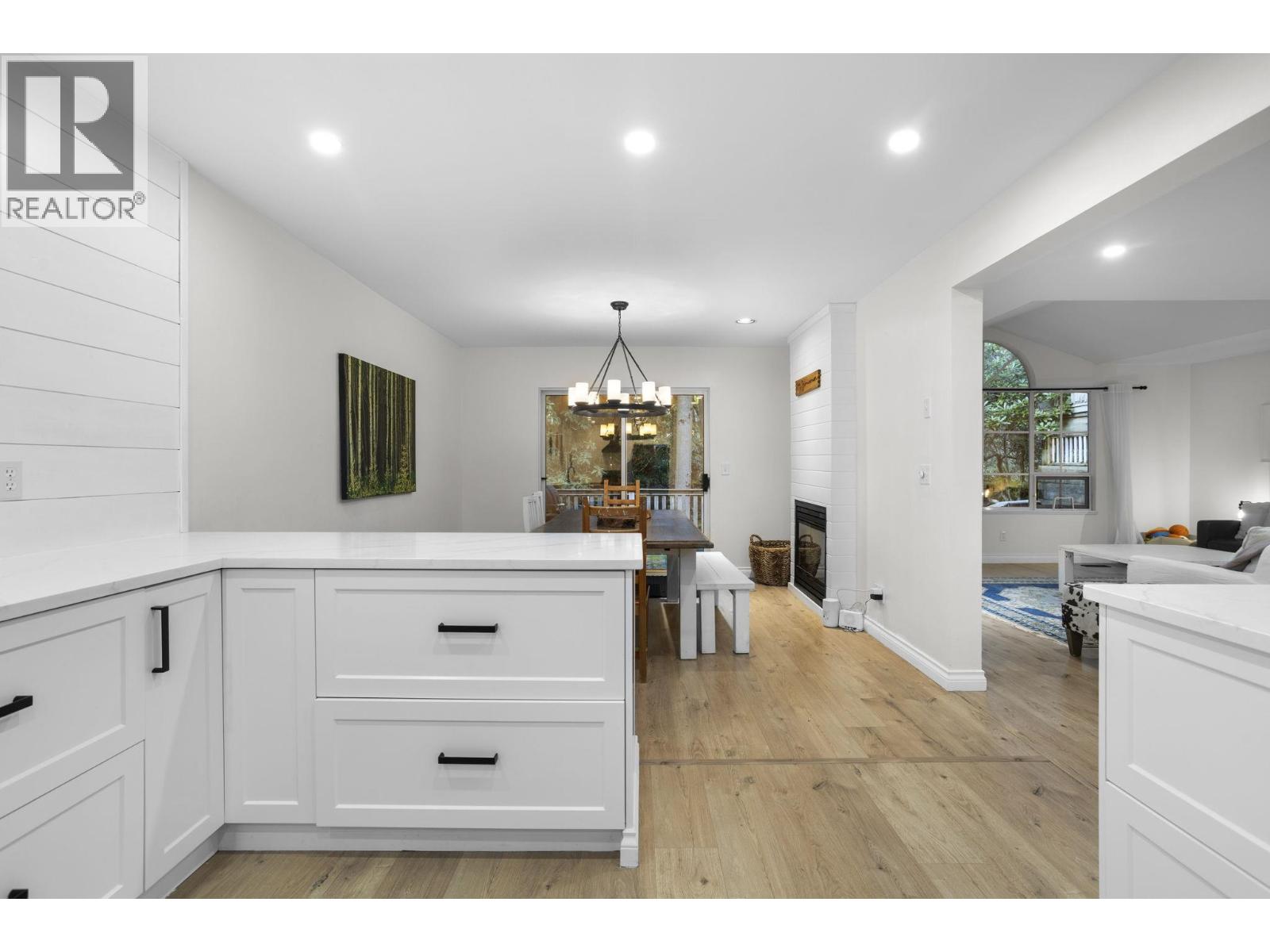 31 DEERWOOD PLACE, Port Moody