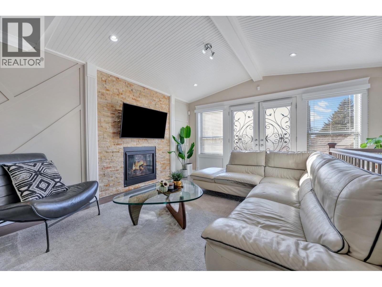 221 CAMPBELL STREET, New Westminster