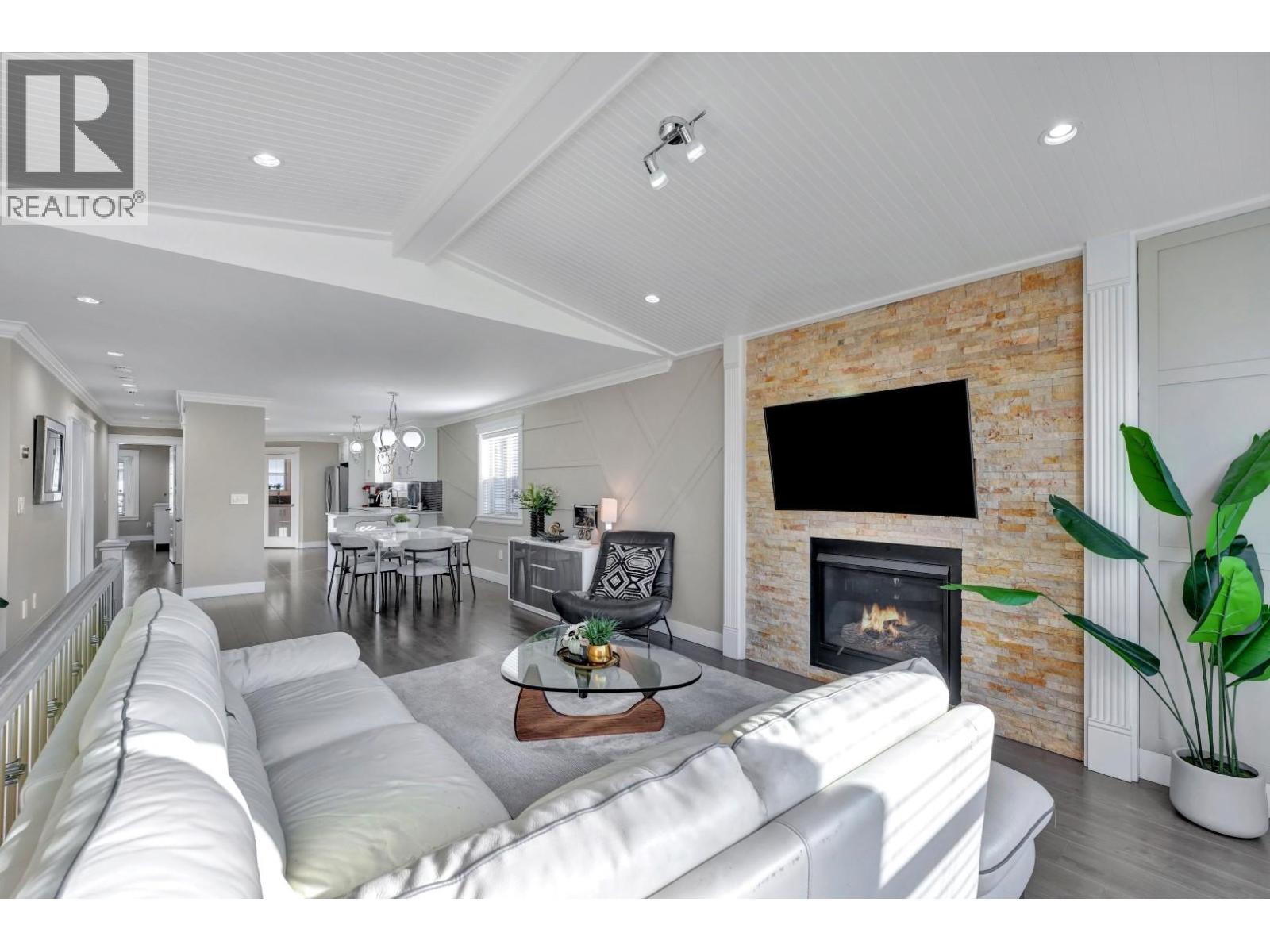 221 CAMPBELL STREET, New Westminster